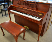 Yamaha Queen Anne console piano - Upright - Console Pianos